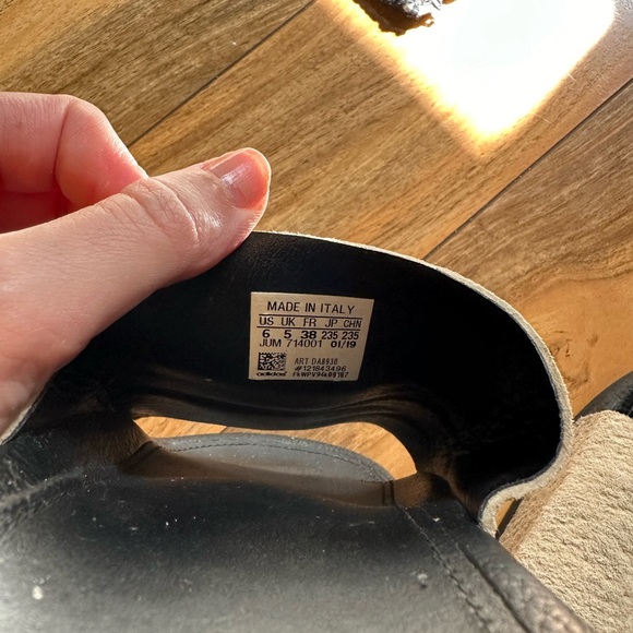 Adidas sued leather slides limited edition - Picture 7 of 7